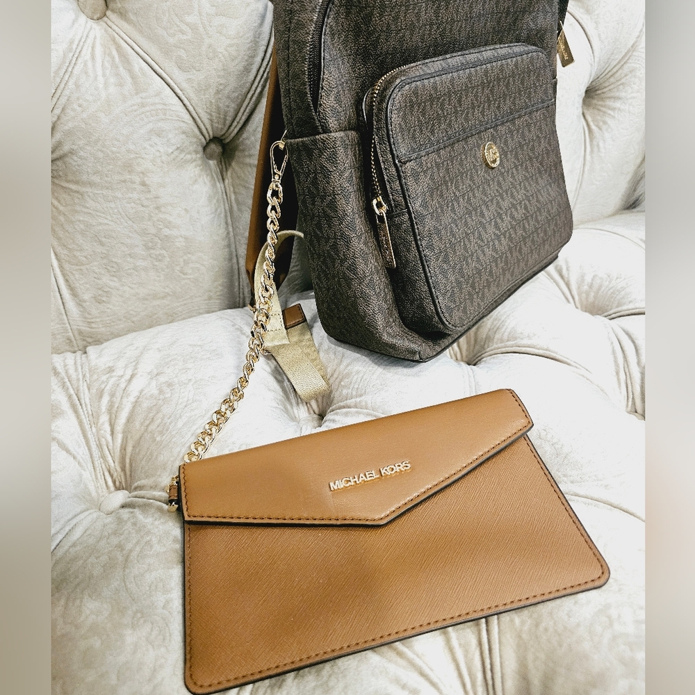 NEW MICHAEL KORS Maisie Medium Logo 2-in-1 Backpack - Picture 9 of 12